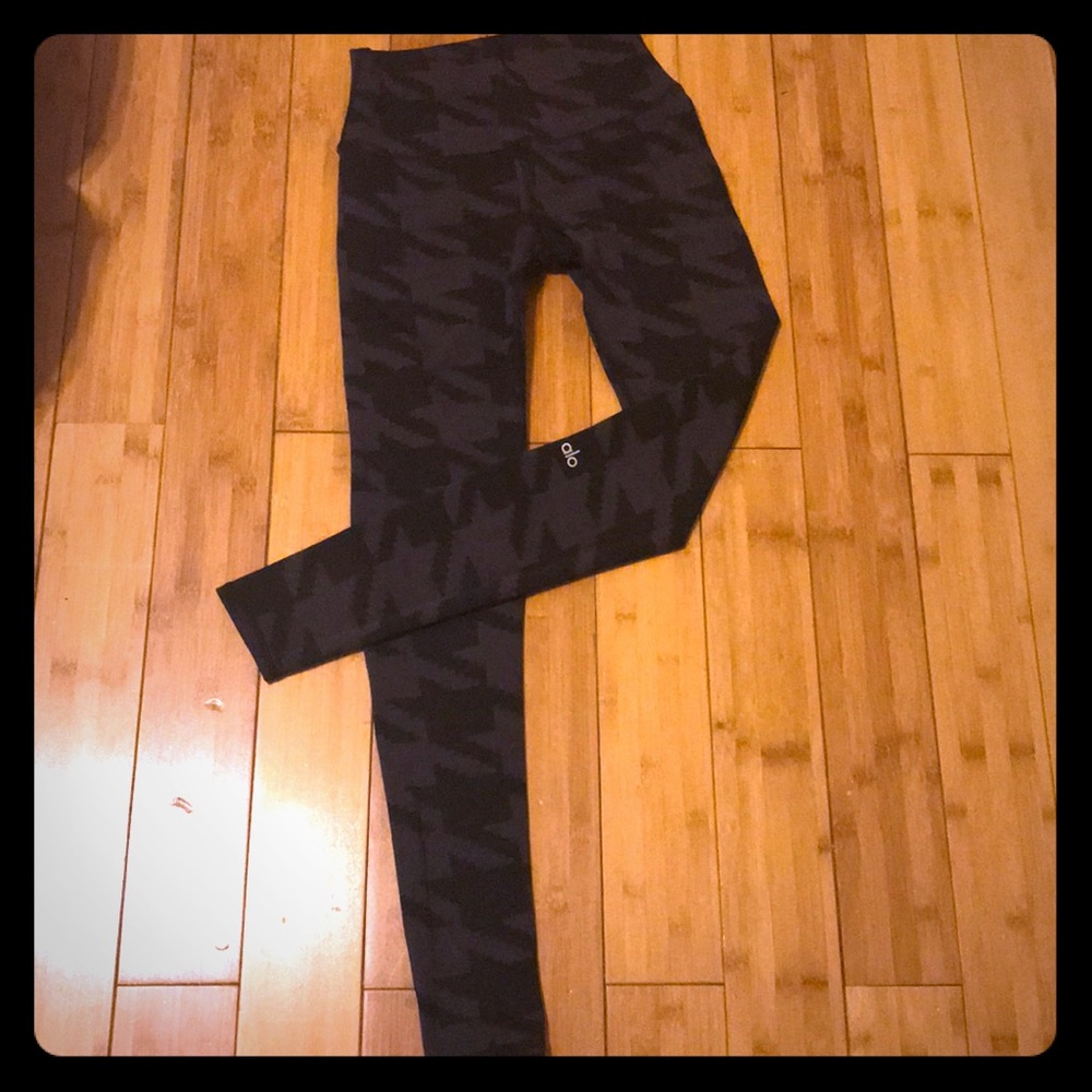Black and gray Alo yoga pants